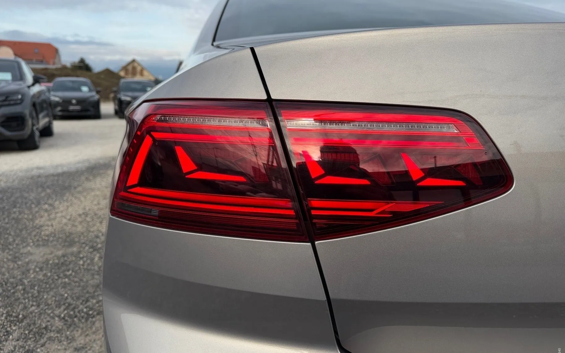 Notranja slika - Volkswagen Passat - 2.0 TDI Elegance DSG Matrix - Kamera - SLO... - 7
