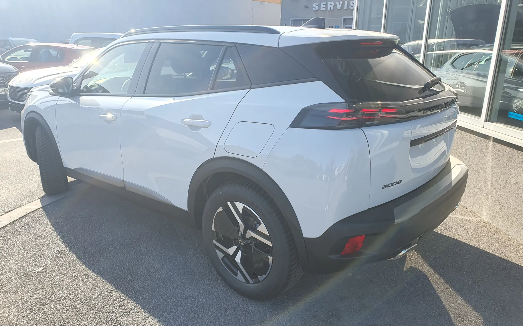 Zunanja slika - Peugeot 2008 - Allure HIBRID 145 - 2