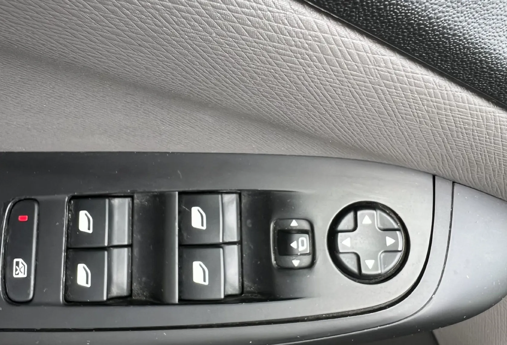 Zunanja slika - Citroën C4 - Picasso HDi 120 od 2 lastnika servisna potrjena garancija - 14