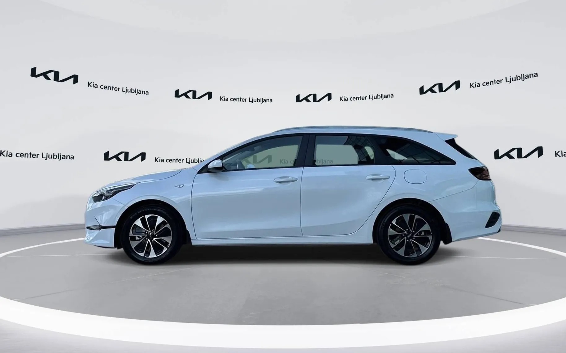 Notranja slika - KIA Ceed SW - 1.5 T-GDI LX Champion+ ISG DCT - 8