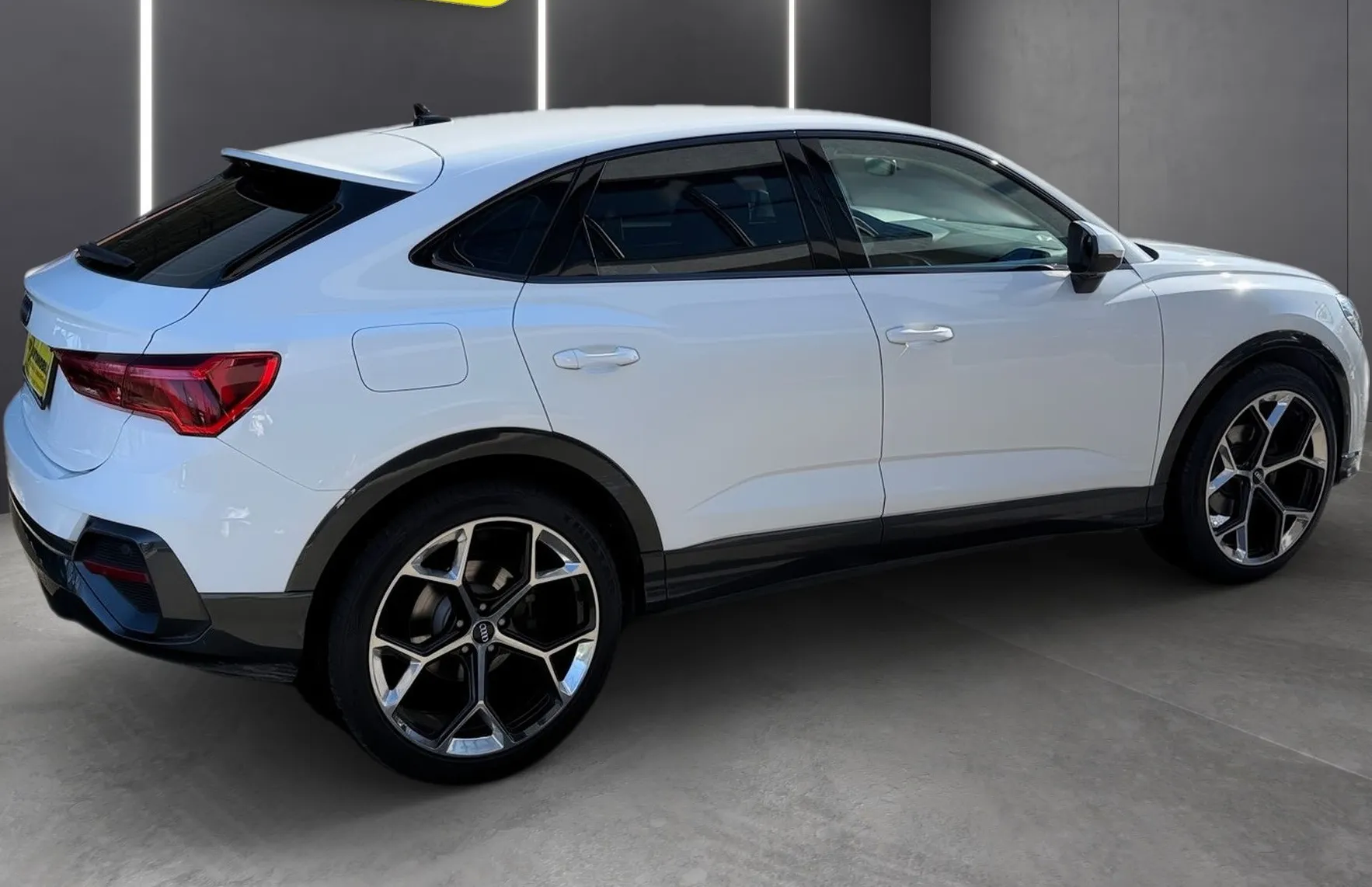 Zunanja slika - Audi Q3 - Sportback 35 TDI MATRIX LINE ASSIST PDC NAVI TEMPOMAT - 9