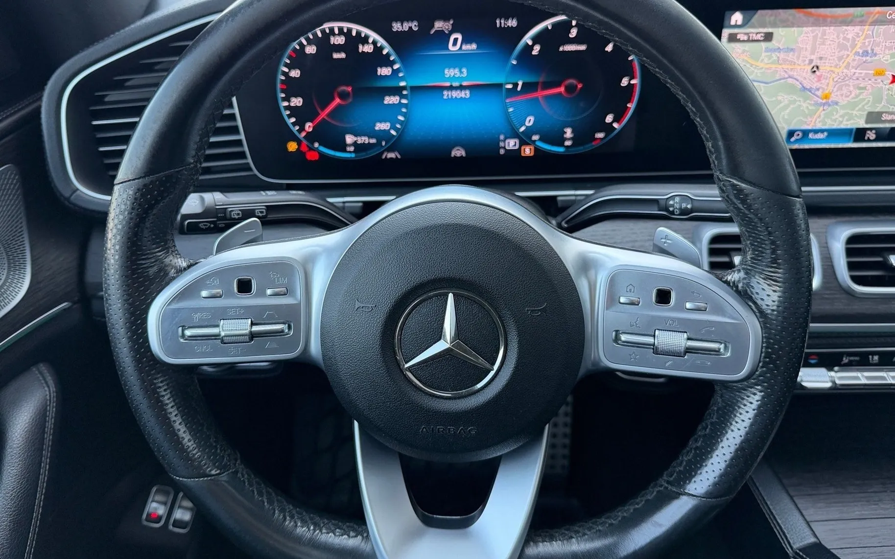 Notranja slika - Mercedes-Benz GLE-Razred - GLE 350d 4MATIC AMG Line Panorama-Zračno-Kljuka - 8