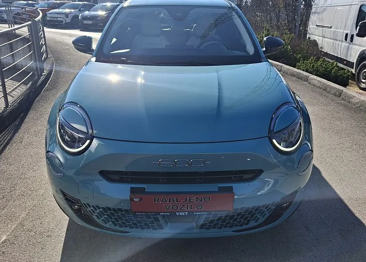 Zunanja slika - Fiat 600 - 1.2 T3 Hybrid E-DCT6 145 La Prima - 2