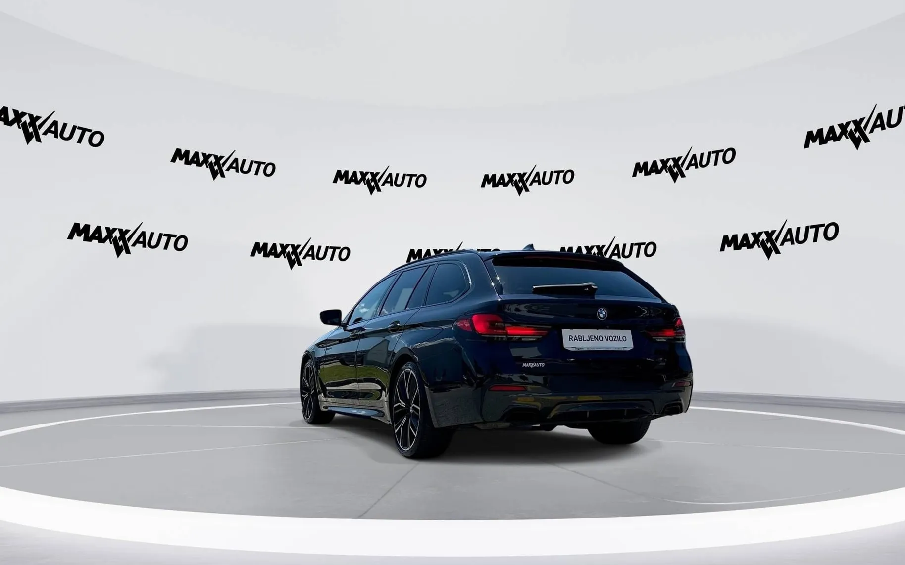 Notranja slika - BMW serija 5: - 540i Avt. xDrive Mild Hybrid - 7