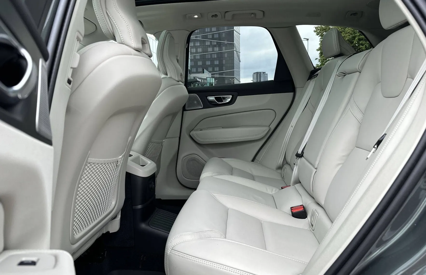 Zunanja slika - Volvo XC60 - T8 AWD Recharge Twin Engine Ultra Dark Avt - 11