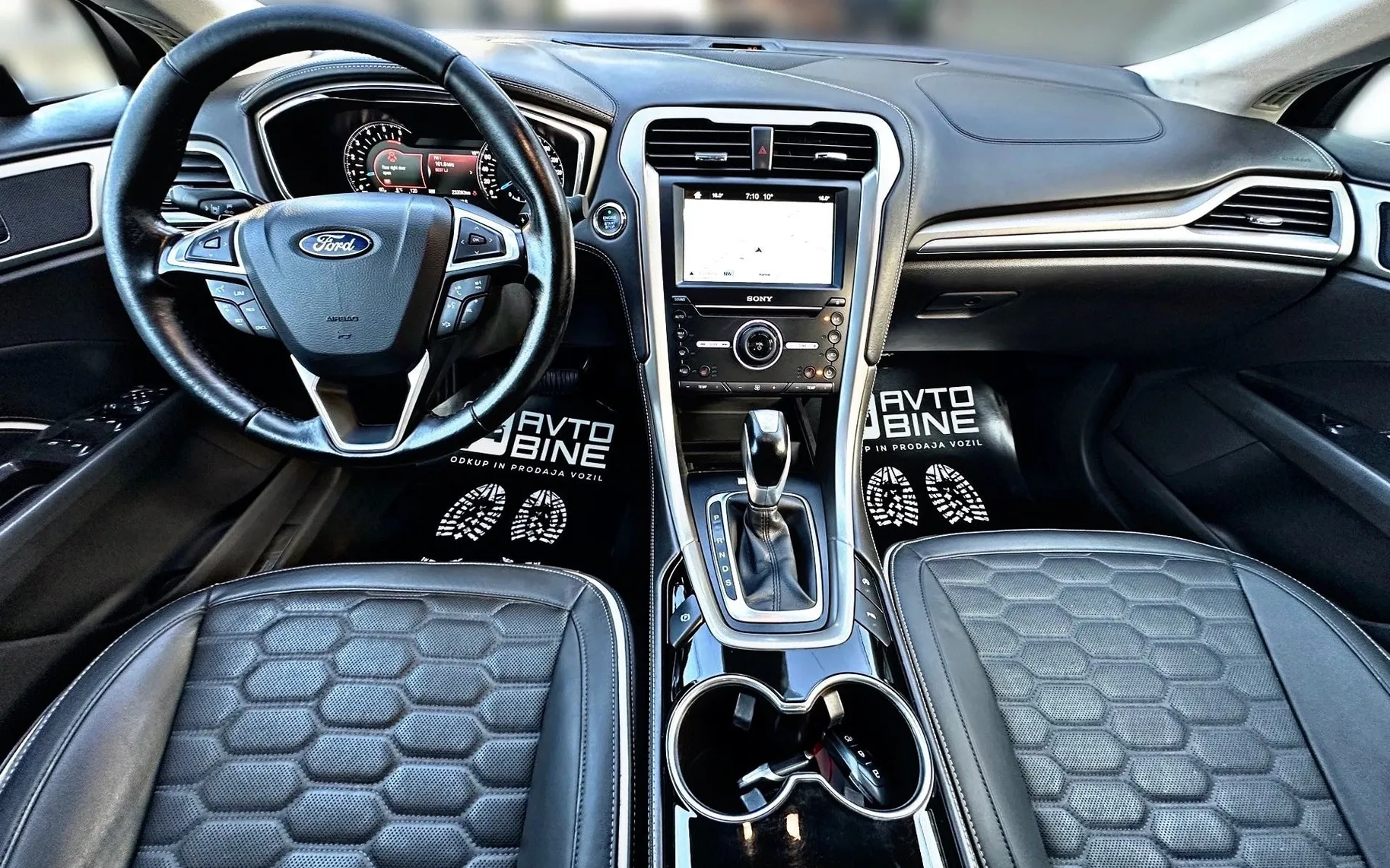 Notranja slika - Ford Mondeo - 2.0 TDCi VIGNALE+LIMO+LED+NAVI+KAMER+AVT... - 8