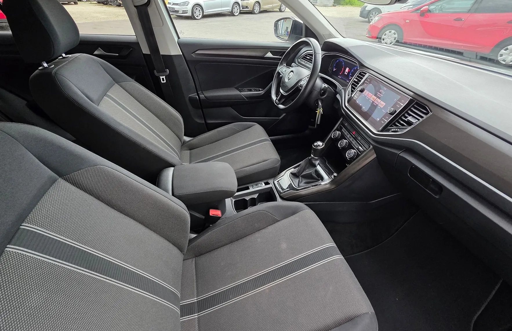 Zunanja slika - Volkswagen T-Roc - 1.6 TDI BMT SPORT LED-VIRTUAL-ALU-PDC - 11