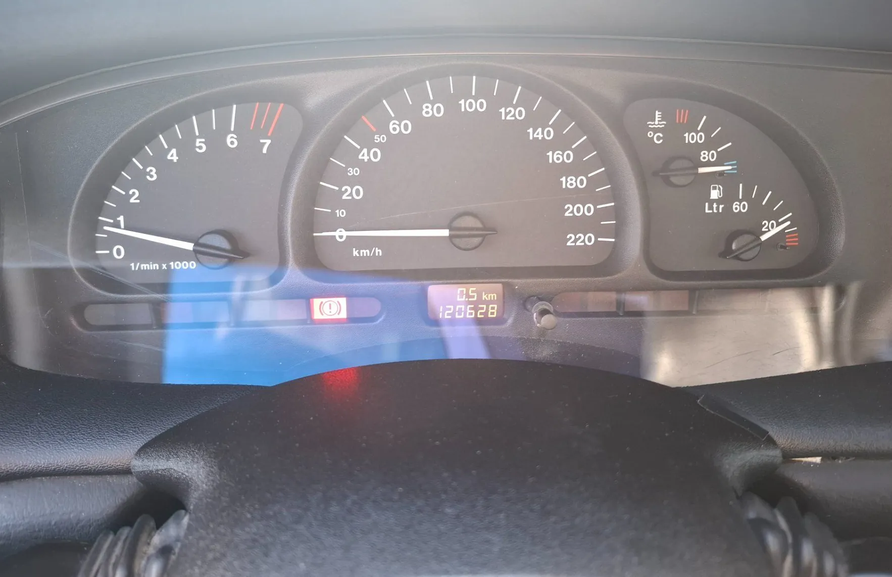 Zunanja slika - Opel Vectra - 1.6i 16V - SLOVENSKO POREKLO + ODLIČNO OHRANJEN - 12