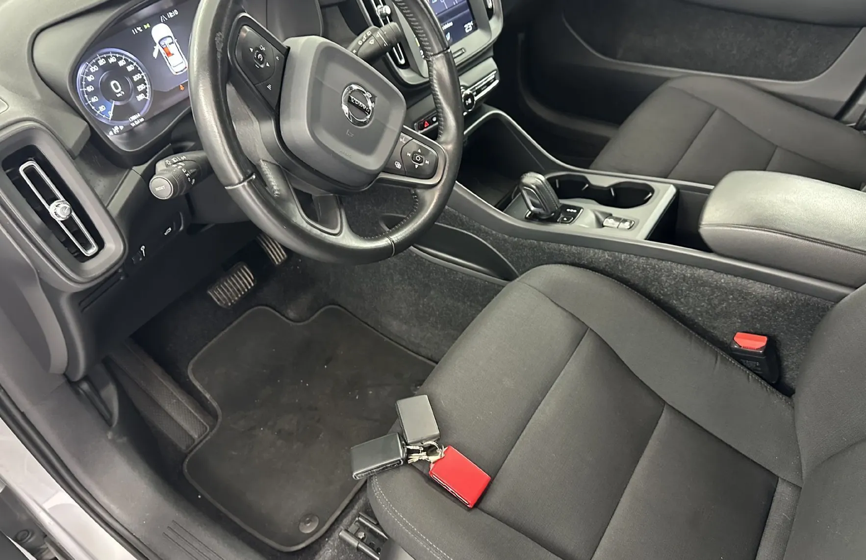 Zunanja slika - Volvo XC40 - D3 AWD Momentum Avt. KAMERA.NAVI.ALU.4X4.TOP - 8