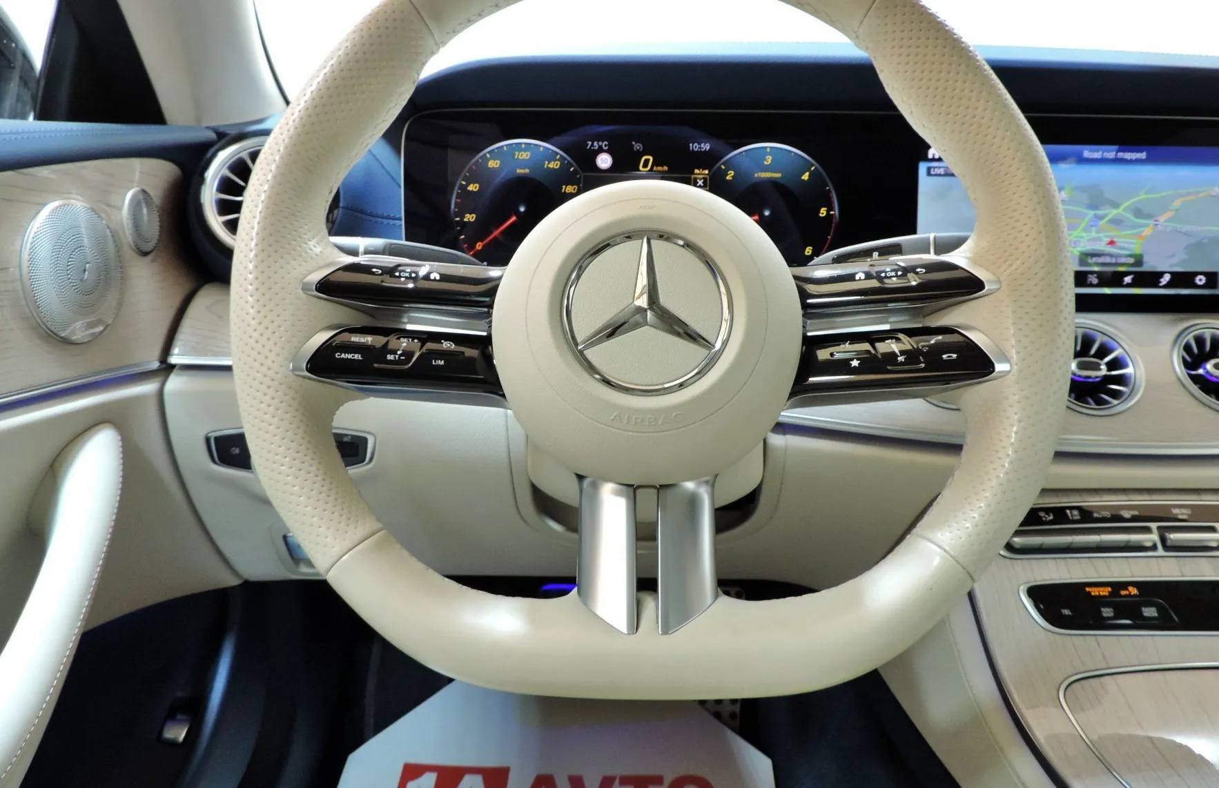 Zunanja slika - Mercedes-Benz E-Razred - 300d 4-MATIC AUT. - 13