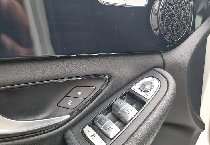 Zunanja slika - Mercedes-Benz C-Razred - C 220D-125KW-AUT-9G-4MATIC-MRTVI KOTI-GR.SED- - 11