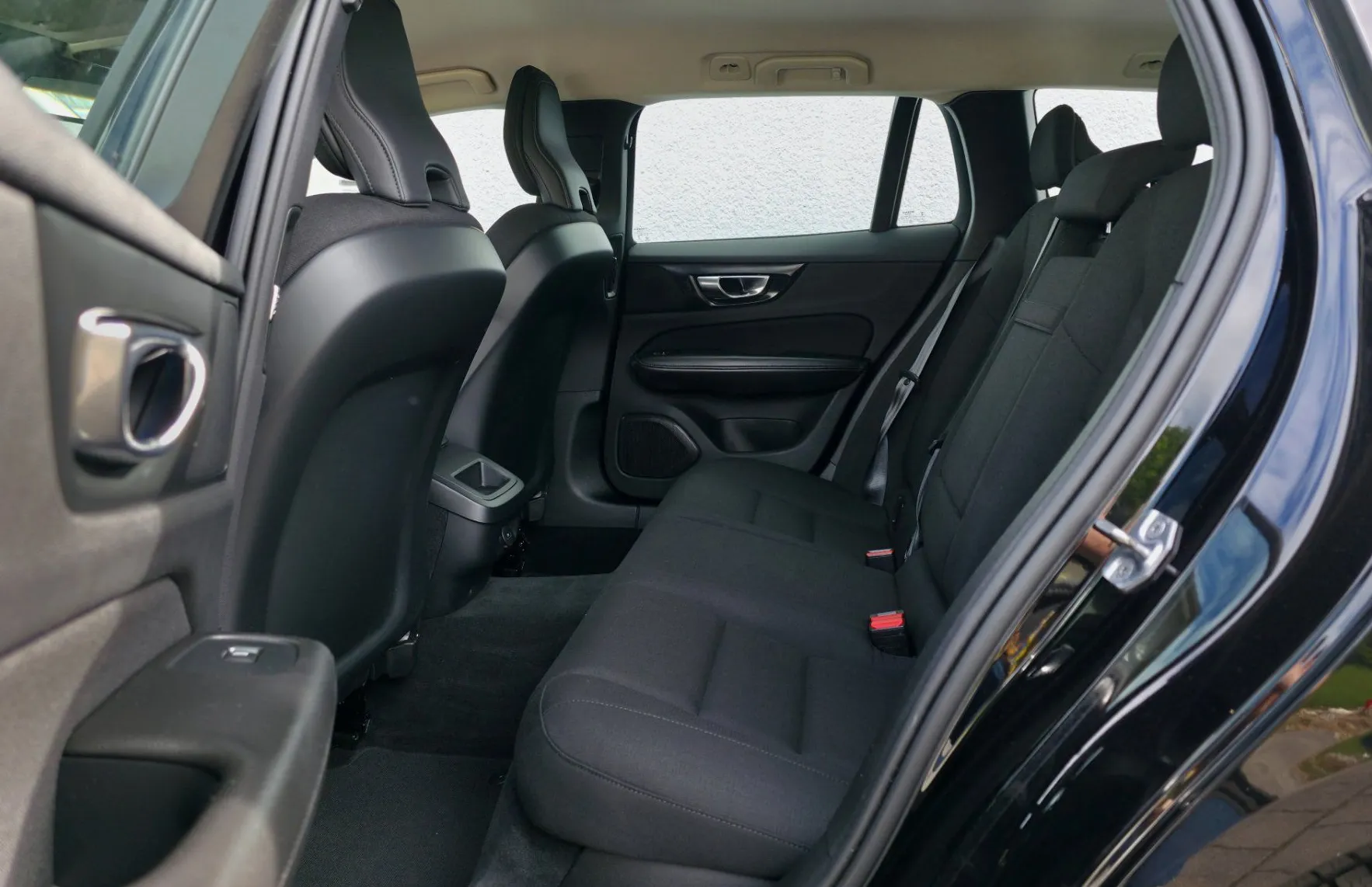 Zunanja slika - Volvo V60 - D3 Momentum FULLED•TEMP•VIRTUAL•KAMERA•2X-PDC•16C• - 7