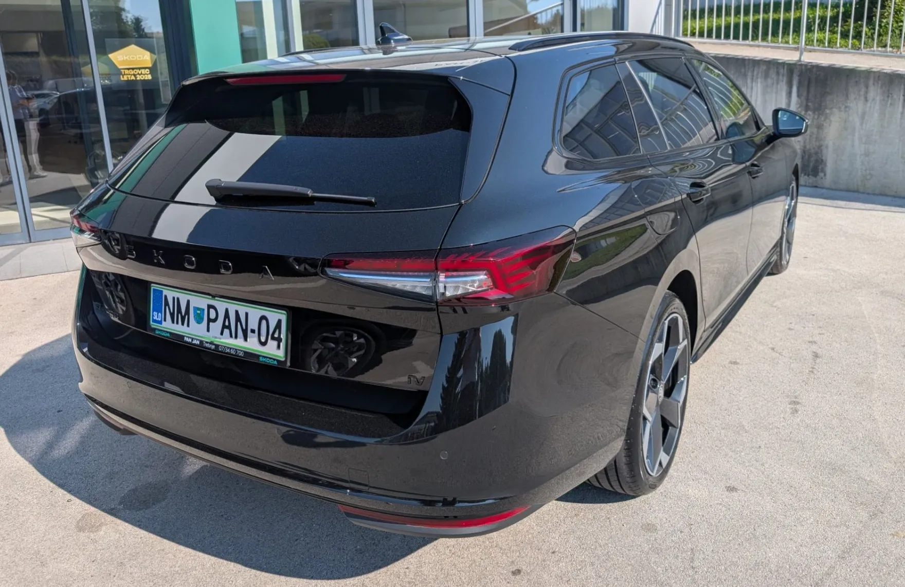 Zunanja slika - Škoda Superb - Combi 1.5 TSI PHEV Sportline DSG - 5