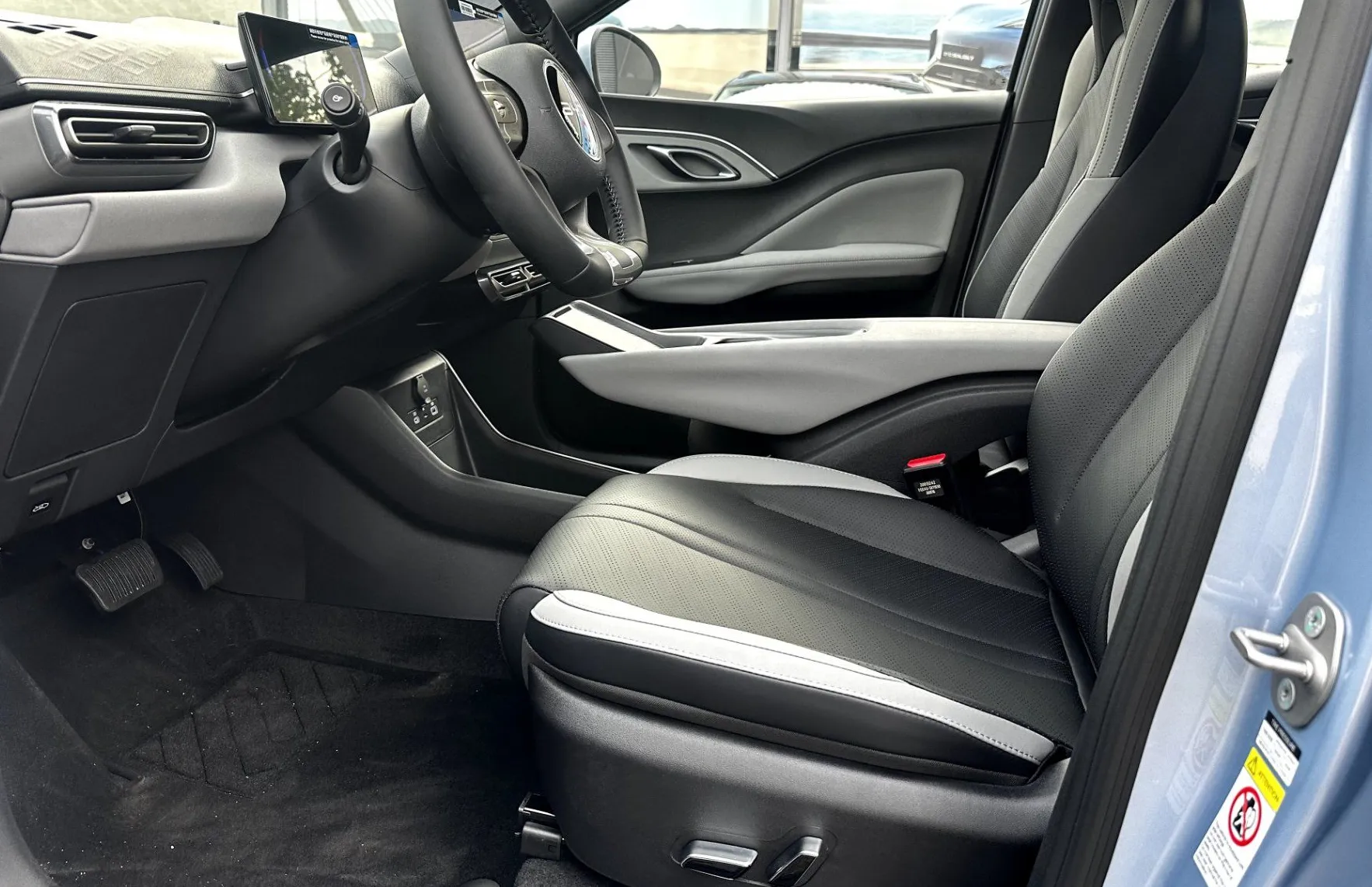 Zunanja slika - BYD DOLPHIN SURF - BOOST 43.2 kWh 65 kW - 9