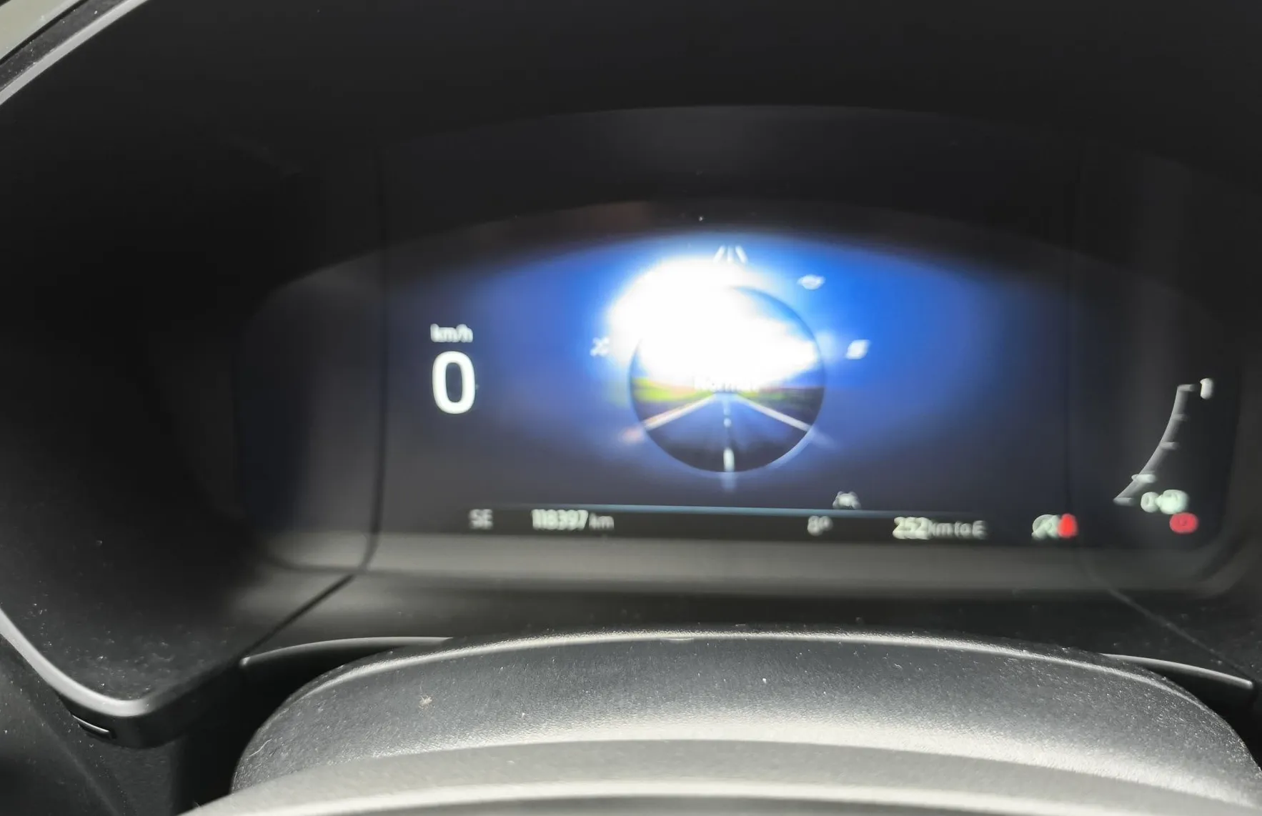 Zunanja slika - Ford Kuga - ST-LINE 1.5 EcoBlue 120PS-SLO-2.LAST-VELIK SERVIS - 16