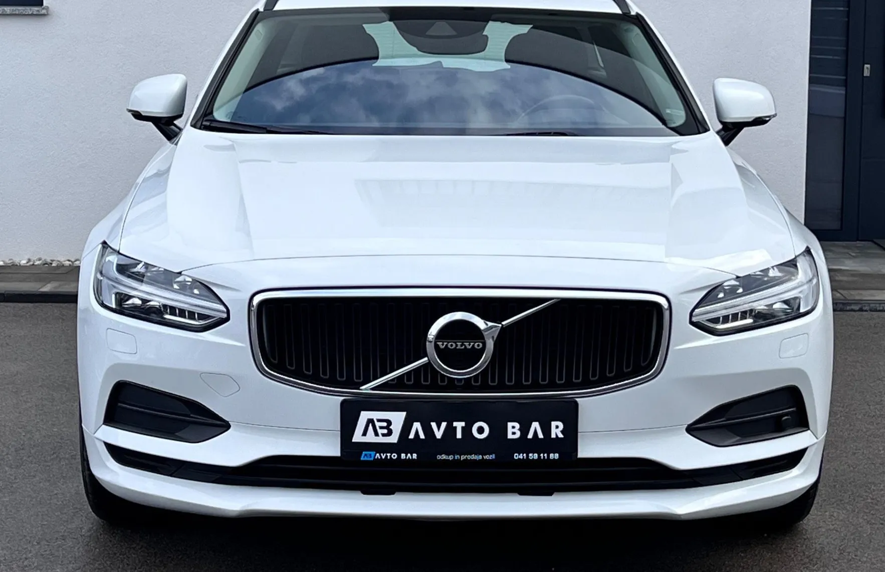 Zunanja slika - Volvo V90 - 2.0D+ACC+FULL LED++NAVI+PDC+KLJUKA+NOVE PNEVMATI.. - 2