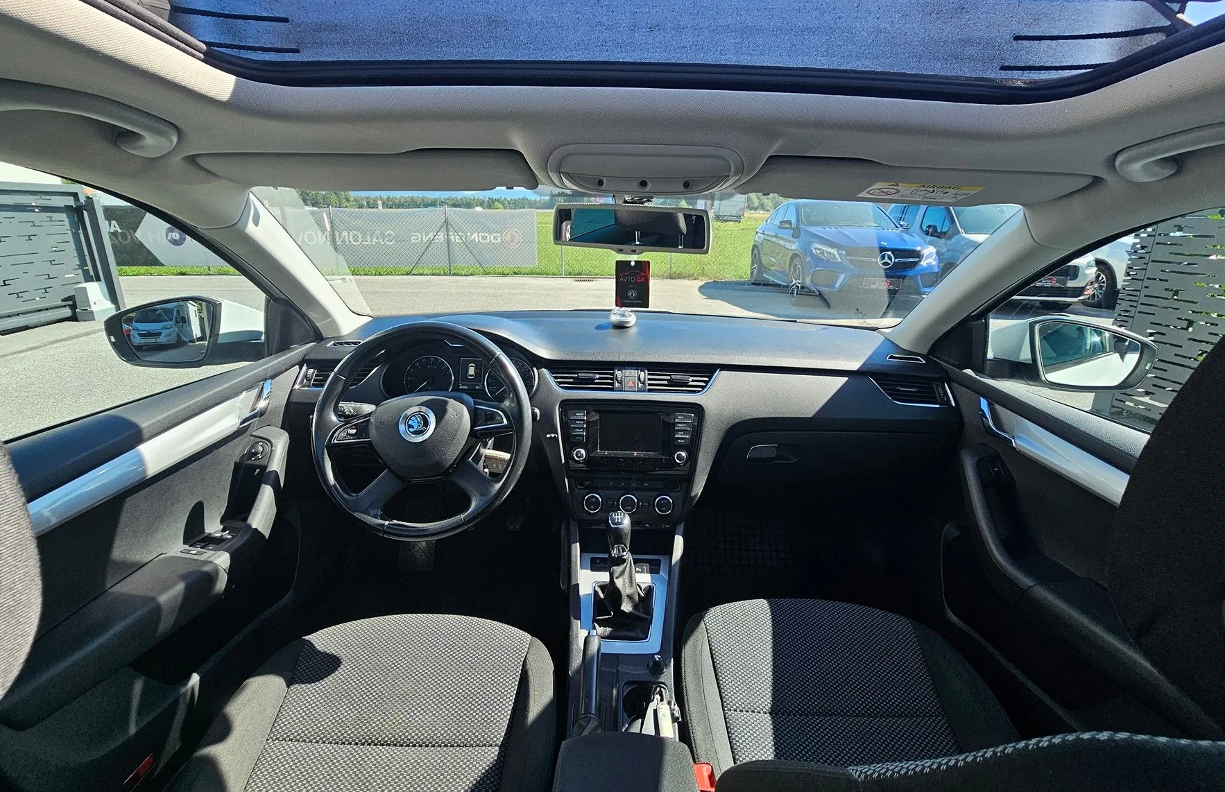 Zunanja slika - Škoda Octavia - Combi 1.6 TDI -PANORAMA-KAMERA-PDC-ODLIČNA-KREDIT - 11
