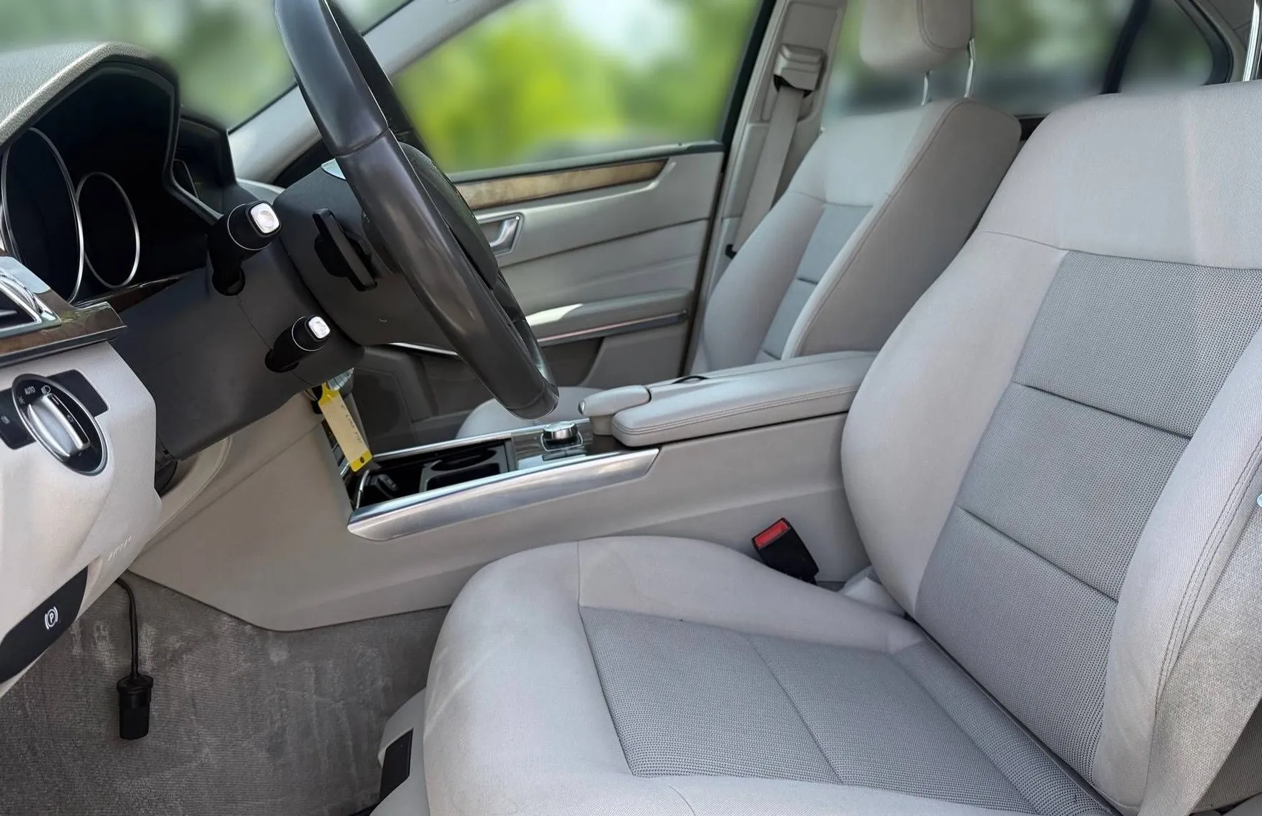 Zunanja slika - Mercedes-Benz E-Razred - E 220 CDI SLOVENSKI NAVIGACIJA TEMPOMAT PDC HI-FI - 11