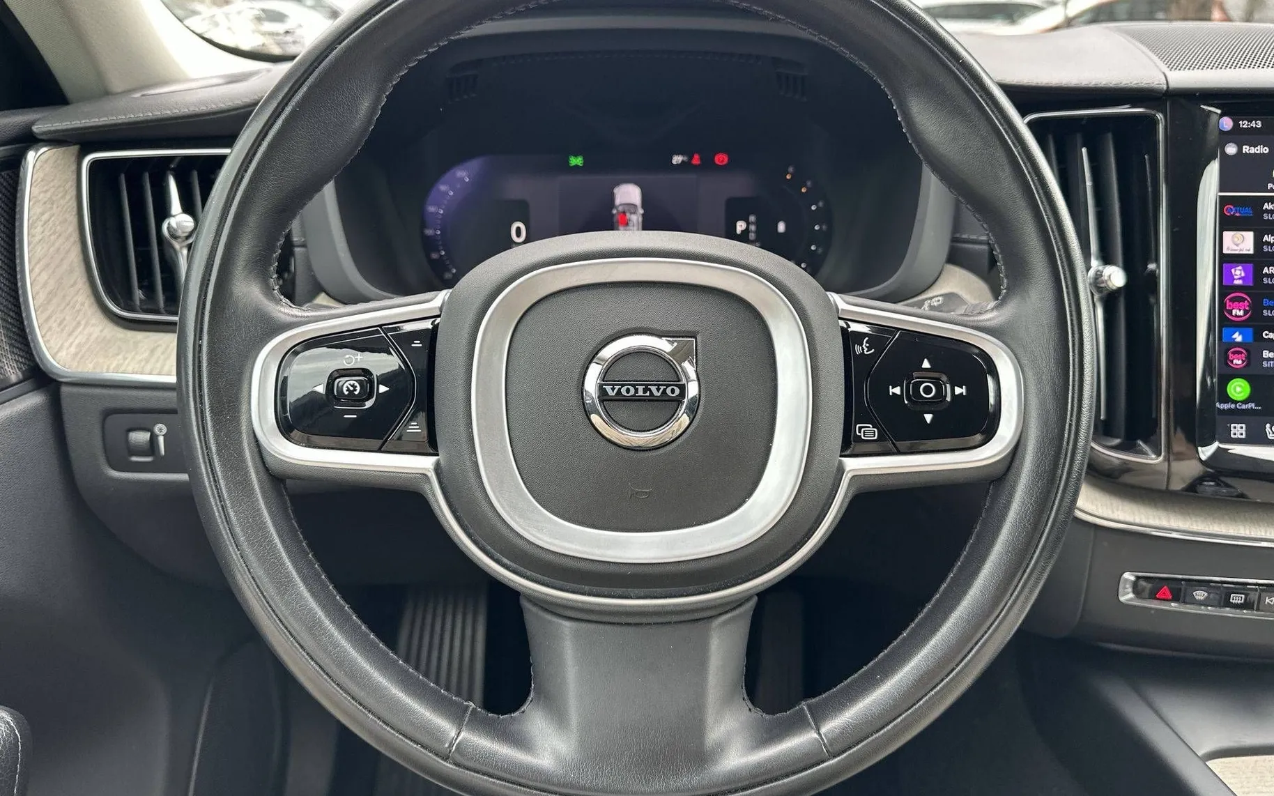 Notranja slika - Volvo XC60 - B5D AWD Inscription Avt. - 14
