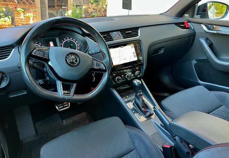 Zunanja slika - Škoda Octavia - 2.0 TDI RS DSG+ALU18+LED+PANO+NAVI+ACC+VEL.SERVIS - 7