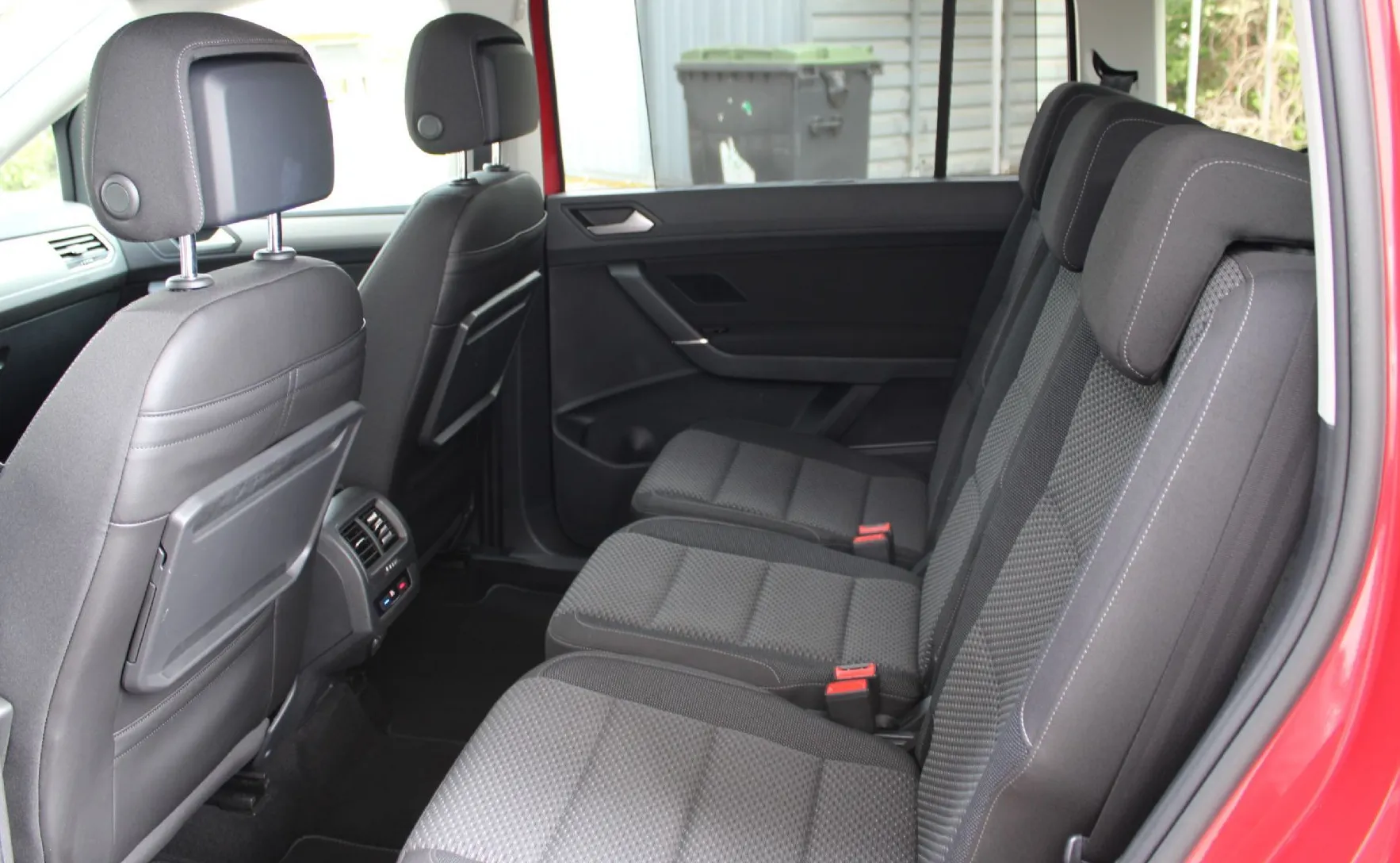 Zunanja slika - Volkswagen Touran - 2.0 TDI BMT Lounge DSG-KAMERA-NAVI-ALU-PDC - 14
