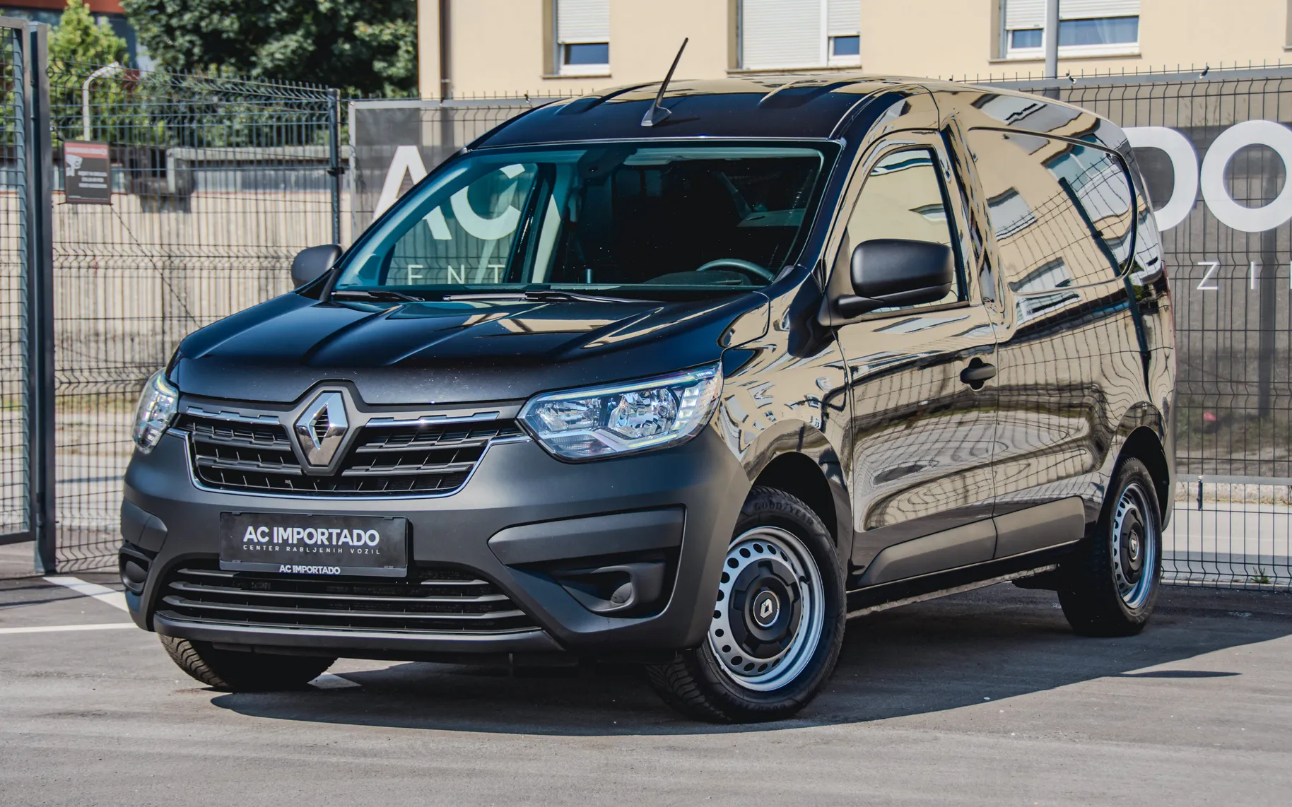 Zunanja slika - Renault Express - 1.5 Blue dCi 95-LED-NAVI-KAM-KLIMA - 2