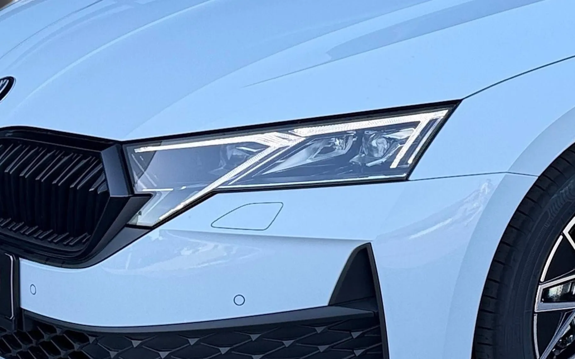 Zunanja slika - Škoda Octavia - Combi 2.0 TDI Family Sportline DSG... - 5