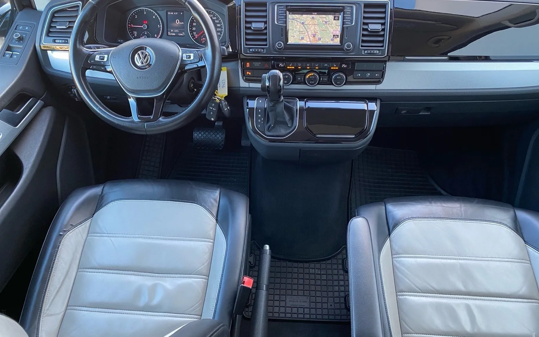Notranja slika - Volkswagen Multivan - 2.0 TDI DSG Highline-Webasto-LED-Memory-Kljuka... - 10