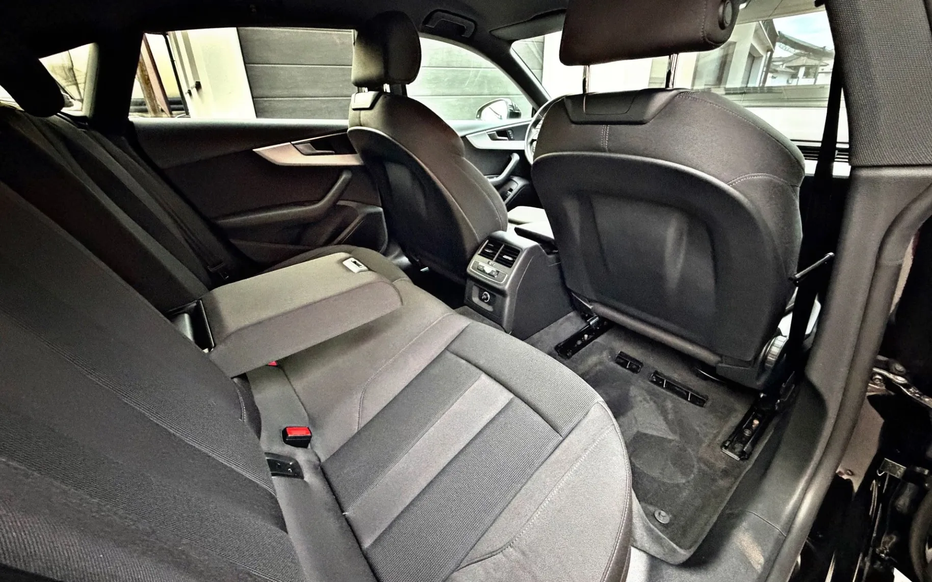 Notranja slika - Audi A5 Sportback - 2.0 TDI S TRONIC•140KW•S LINE•VIRTUAL•MATRIX•ACC•. - 11
