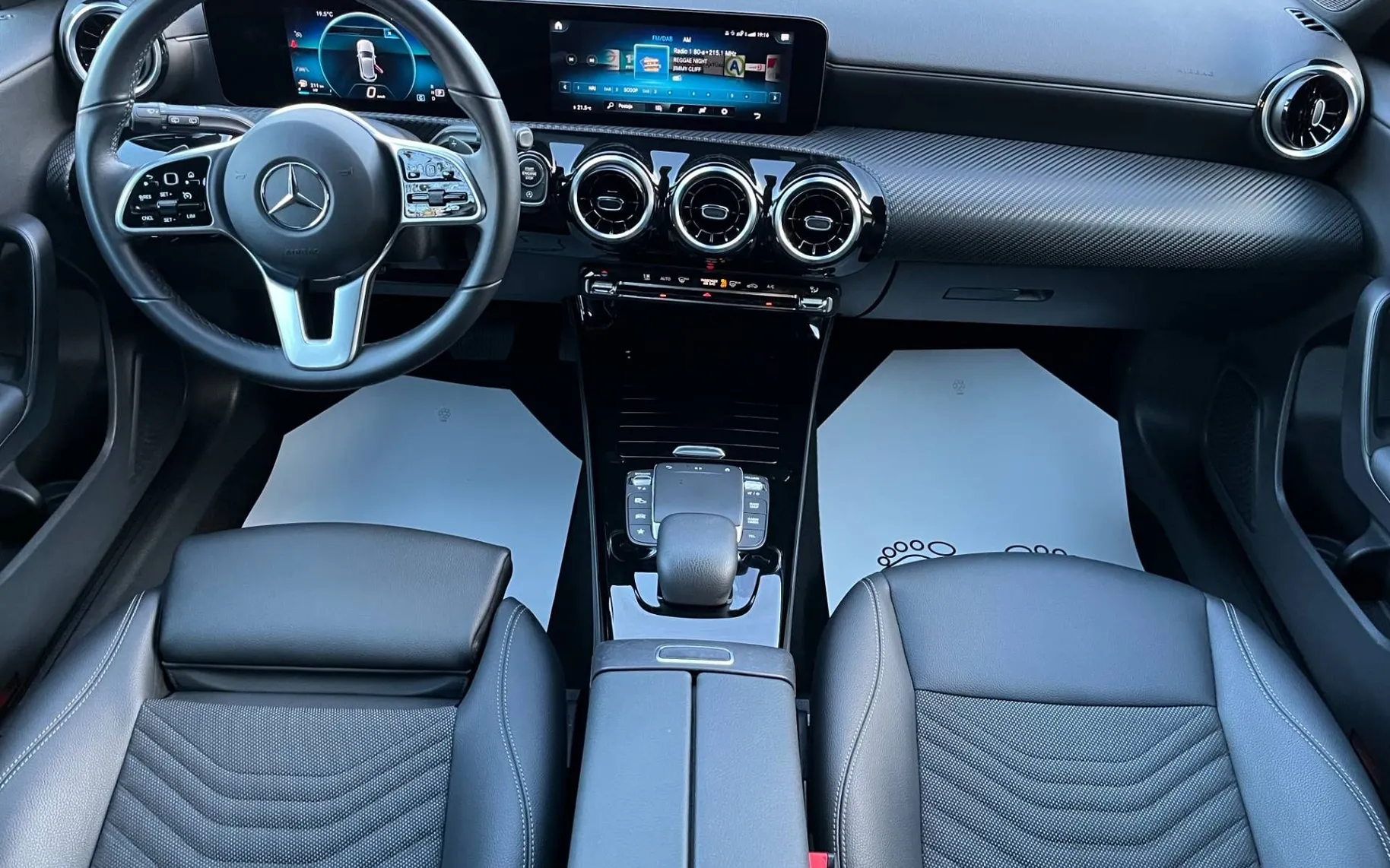 Notranja slika - Mercedes-Benz A-Razred - A 2.0 d 8G-DCT-1 LASTNICA-ALU-NAVI-KAM-LED-ODLIČ - 7