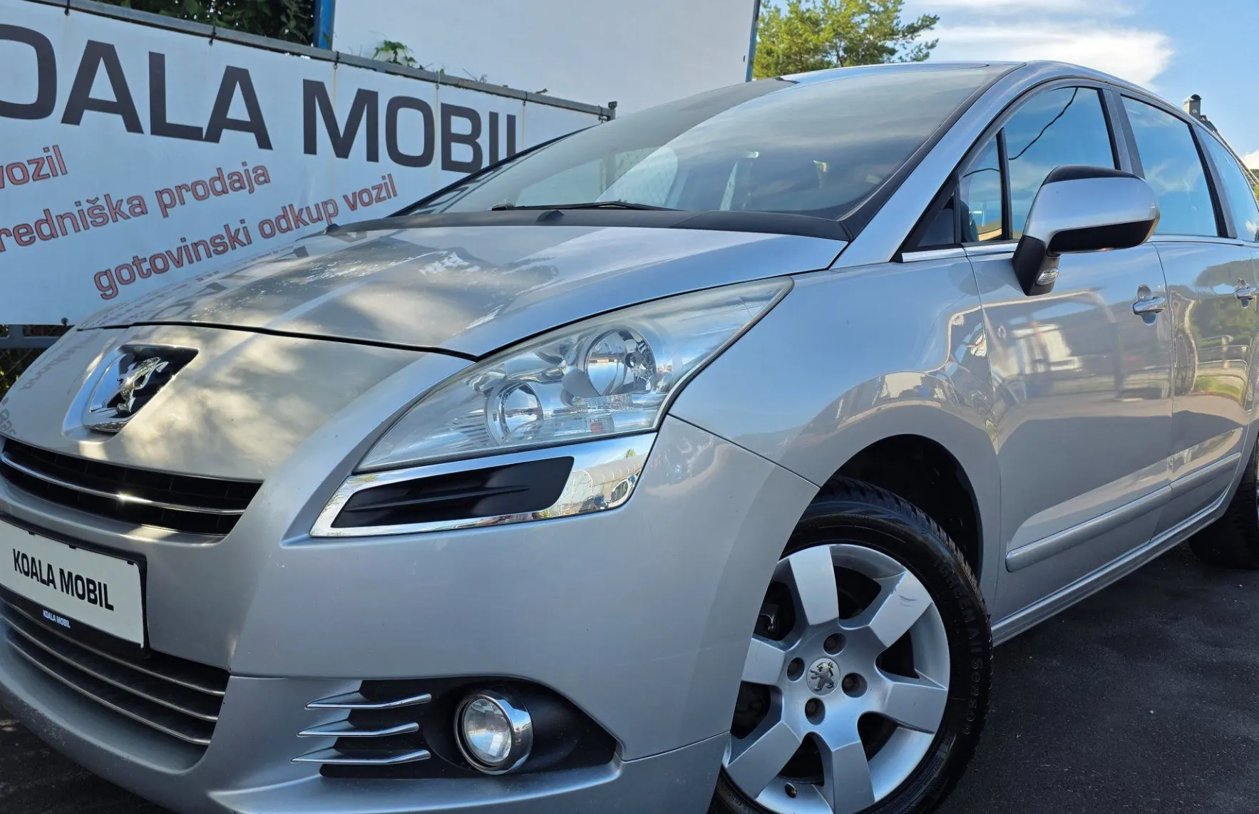 Zunanja slika - Peugeot 5008 - Premium 1.6 HDi FAP 7SEDEŽEV-KLIMA-ALU PLATIŠČA - 18