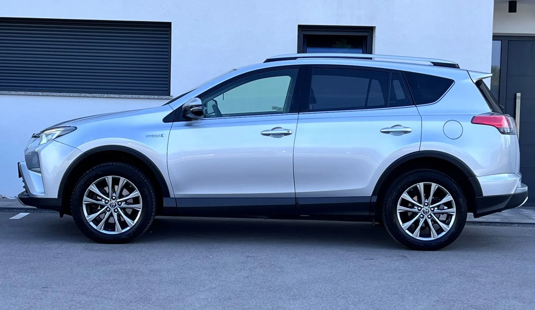 Zunanja slika - Toyota RAV4 - Hybrid 2.5-SLO-NAVI-LED+R.KAMERA+KLJUKA - 4