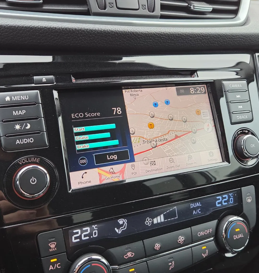 Zunanja slika - Nissan Qashqai - 1.3 DIG-T 140 Tekna 1.LASTNIK SLO.POREKLO - 18