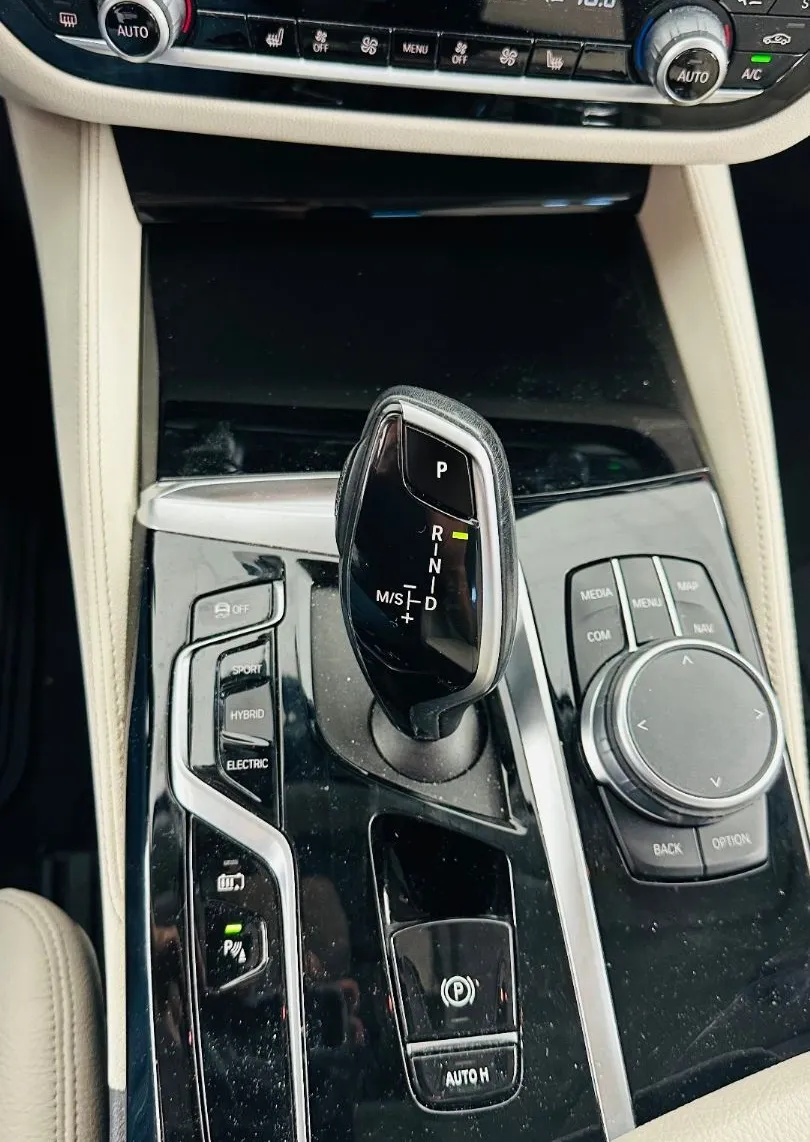Zunanja slika - BMW Serija 5 - 530e xDrive Touring Avt.KAMERA.LED.USNJE.NAVI.TOP - 13