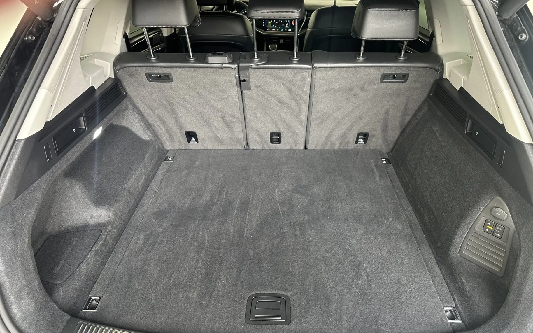 Zunanja slika - Volkswagen Touareg - Volkswagen  Elegance 3.0TDI 170kW.NEMŠKI.KA - 18