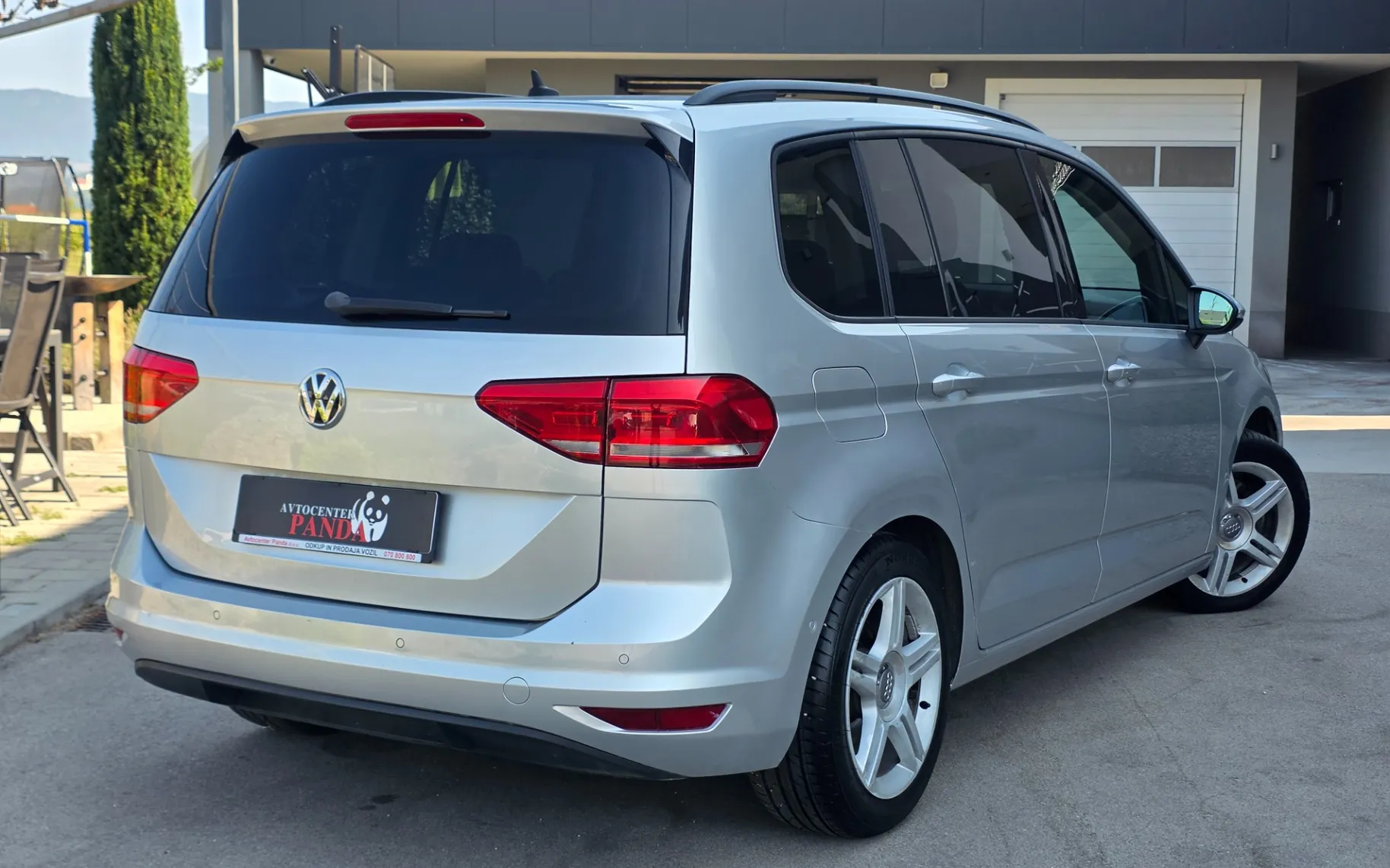 Zunanja slika - Volkswagen Touran - 1,6 TDI Comfortline DSG - 4
