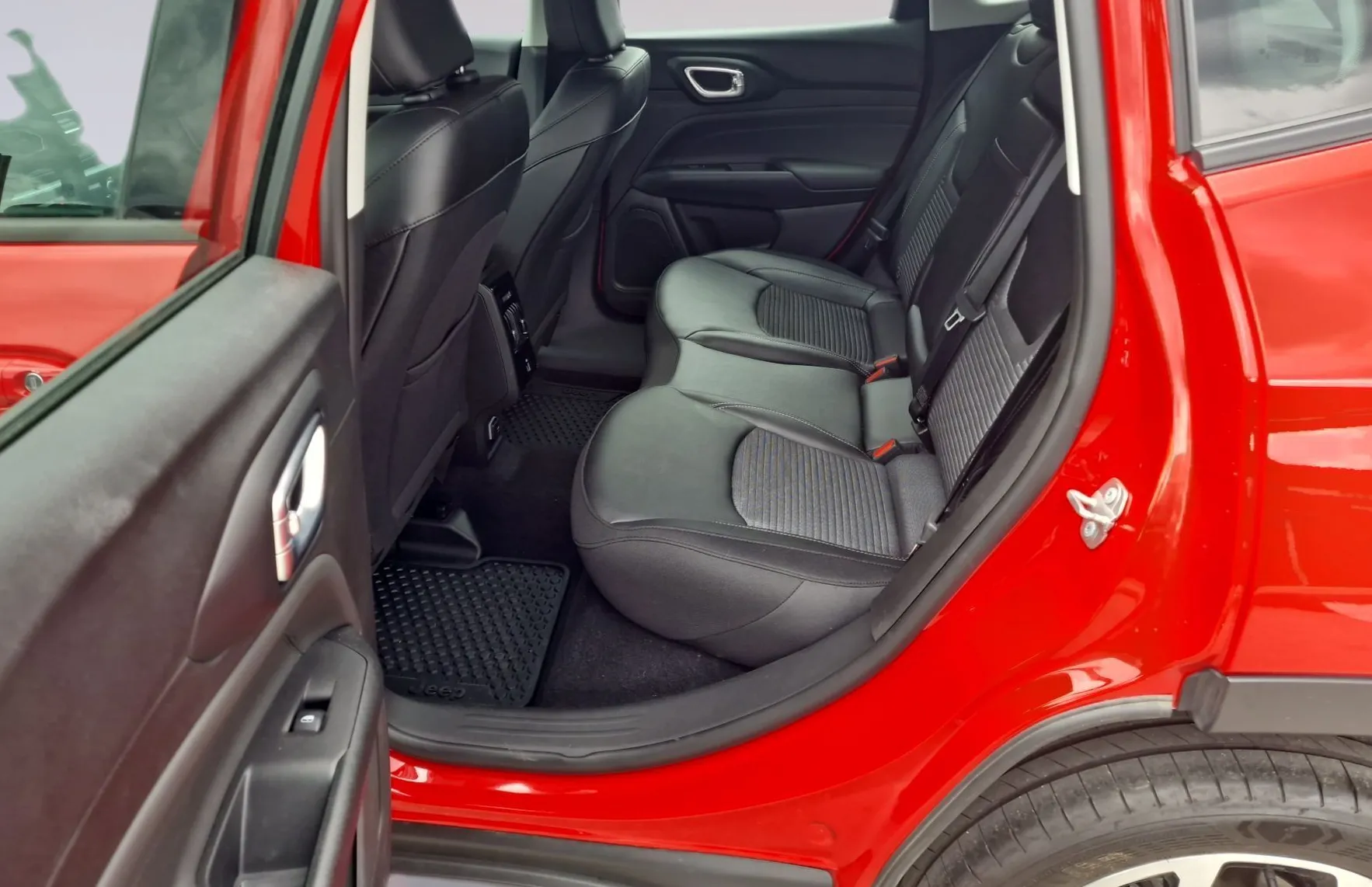 Zunanja slika - Jeep Compass - 1.5 T4 e-Hybrid Altitude DCT - 11
