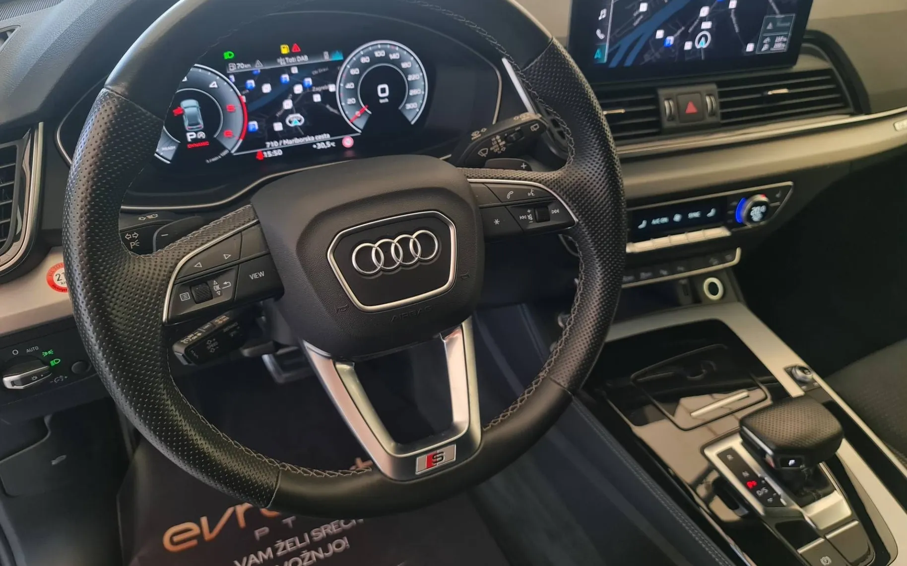 Notranja slika - Audi Q5 - quattro 40 TDI S tronic•Notranji S-line•Radar.temp - 11