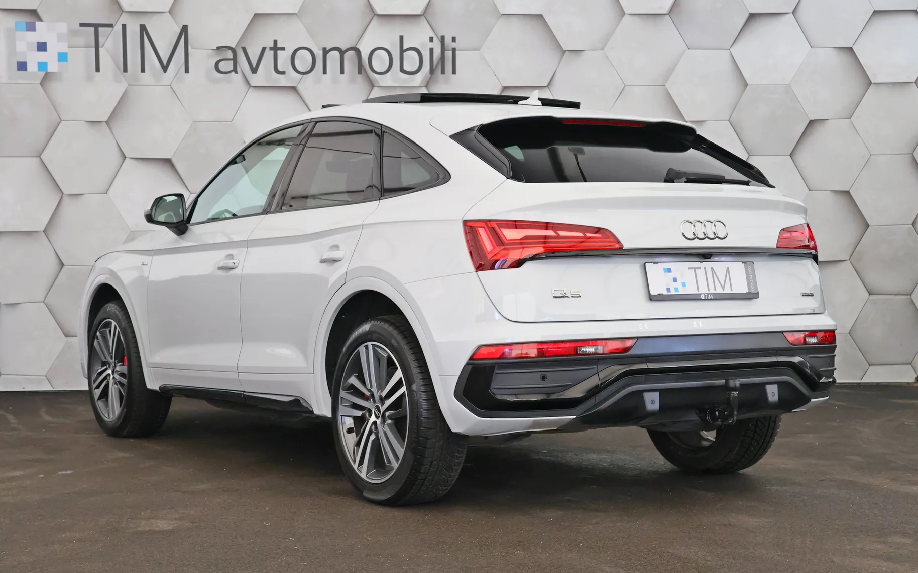 Zunanja slika - Audi Q5 - Sportback 40 TDI Quattro S-Tronic S-Line 204KM - 4