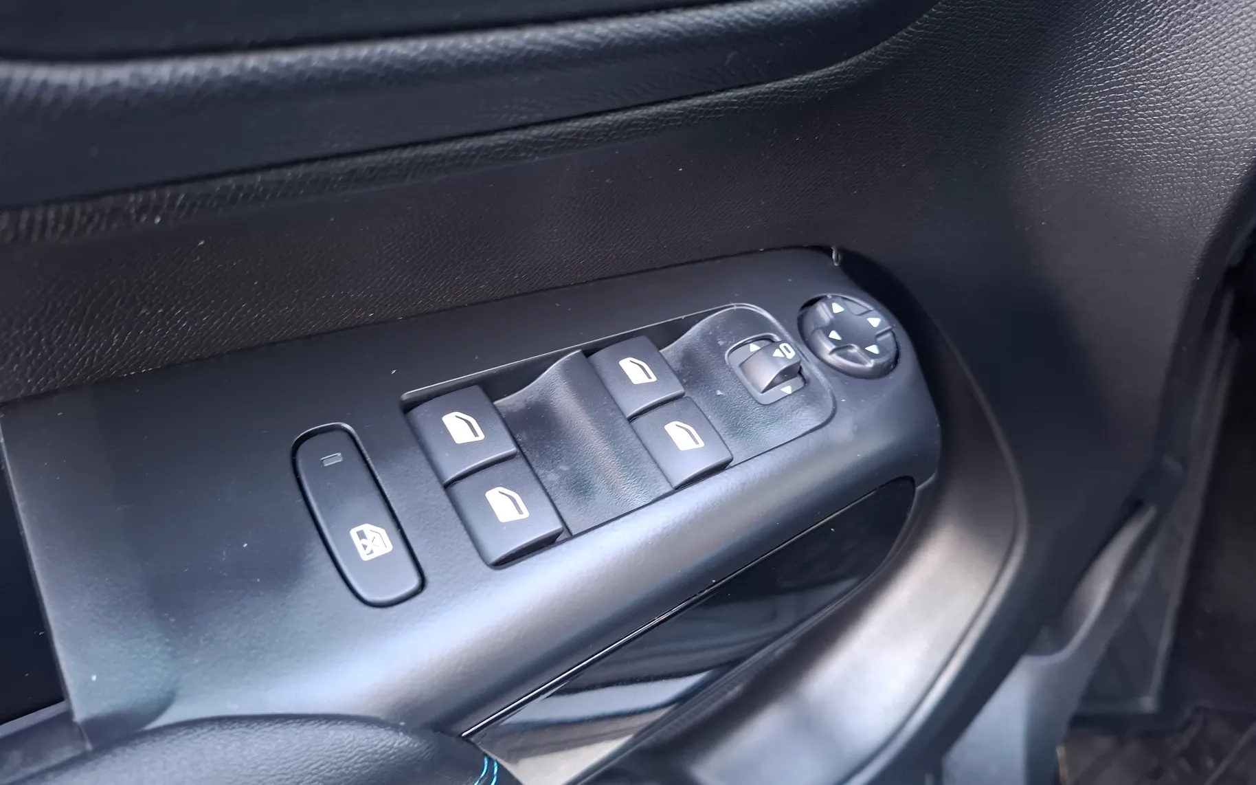 Zunanja slika - Citroën C5 - Aircross 1.2 PureTech 130 Plus - ZNANA SERVISNA ZGODOVINA - 21