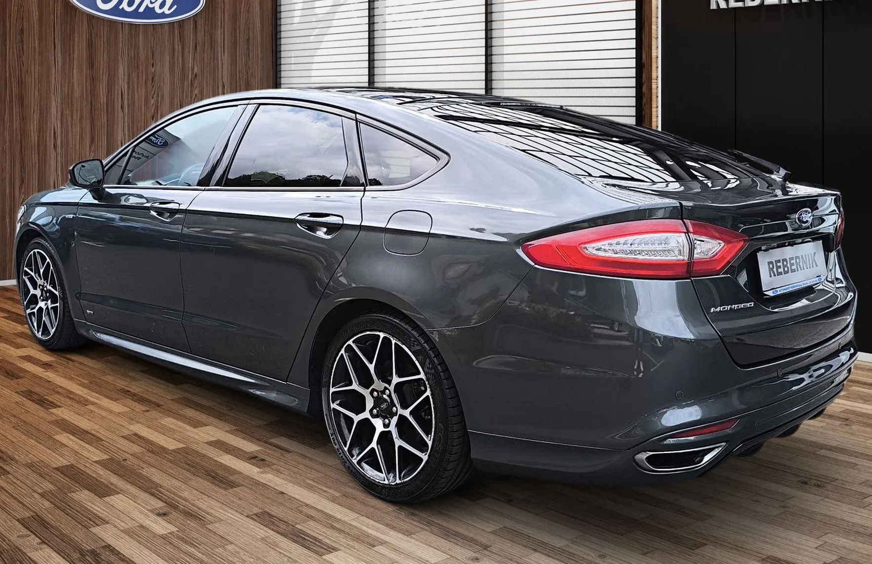 Zunanja slika - Ford Mondeo - 2.0TDCi ST LINE180PS-AWD-1.LAST.-LED-PANO-5 VRATNI - 7