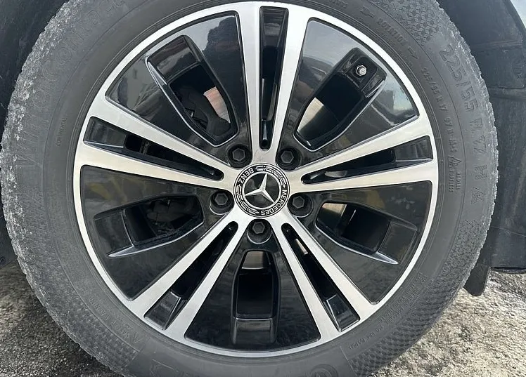 Zunanja slika - Mercedes-Benz E-Razred - E 220 d - ODLIČNO OHRANJEN - 5