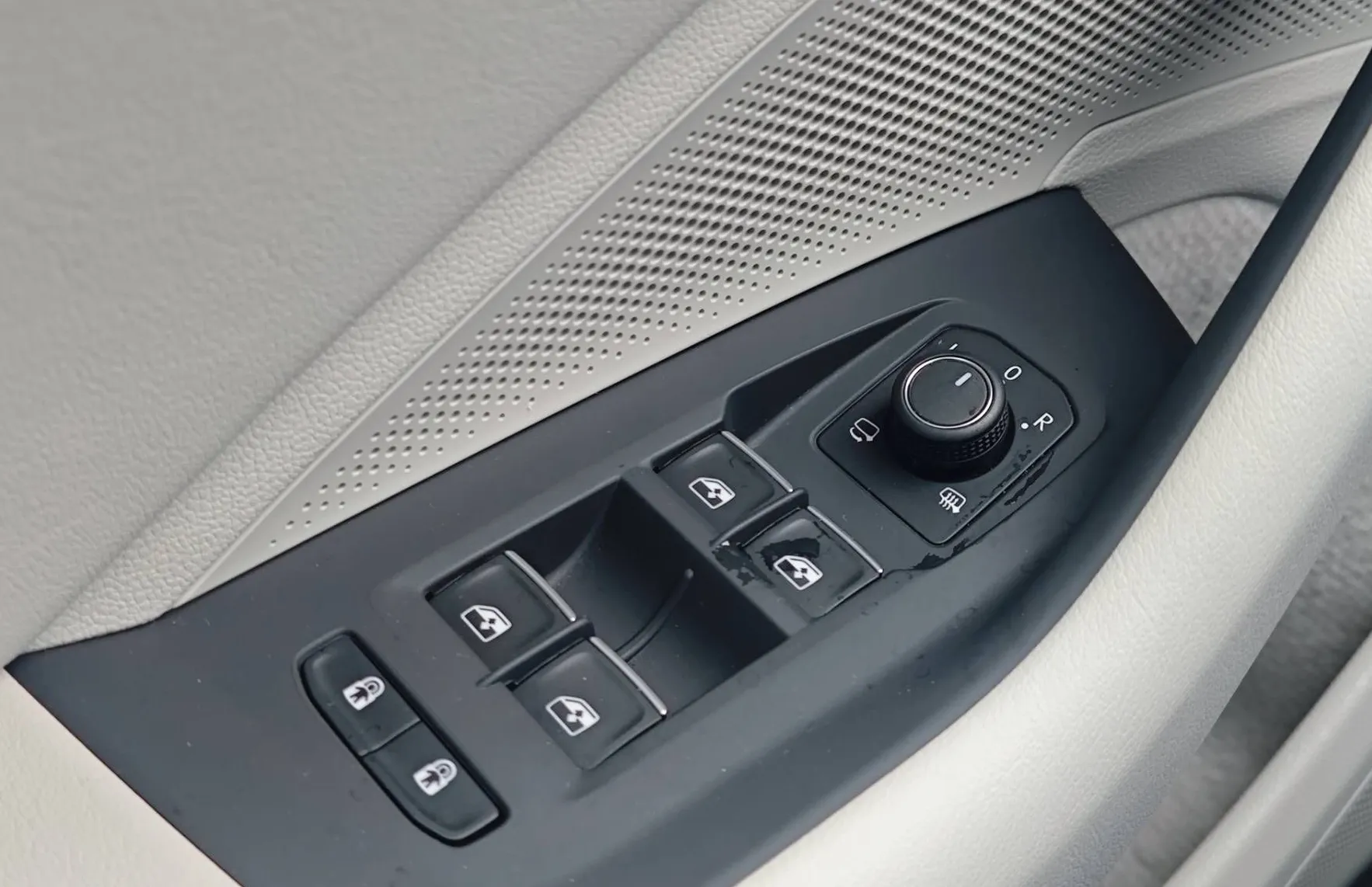 Zunanja slika - Volkswagen Passat - Variant 1.5 TSI eHybrid Elegance DSG 150kW... - 19
