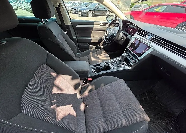 Zunanja slika - VW Passat - Variant 1.6 TDI DSG HIGHLINE LED-NAVI-VIRTUAL-ALU PLATIŠČA - 11
