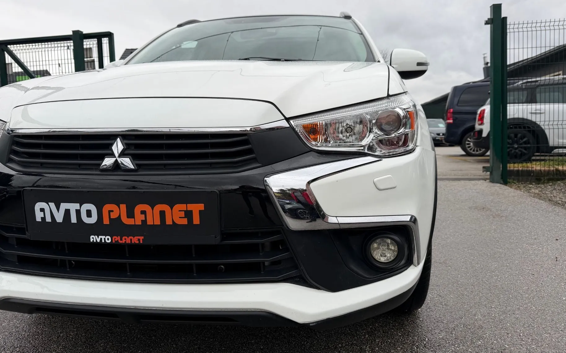 Zunanja slika - Mitsubishi ASX - 2.2 DI-D 4WD AUT. Intense+ XENON NAVI PANO KAMERA - 9