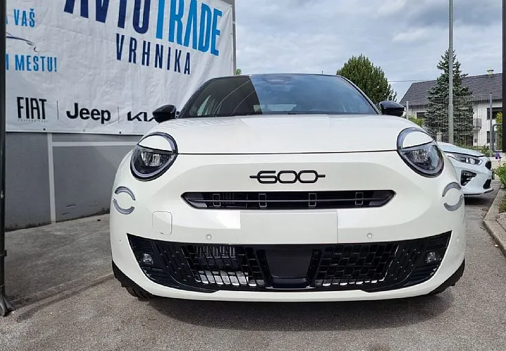 Zunanja slika - Fiat 600 - 1.2 E-DCT6 MHEV 145 SPORT - 2