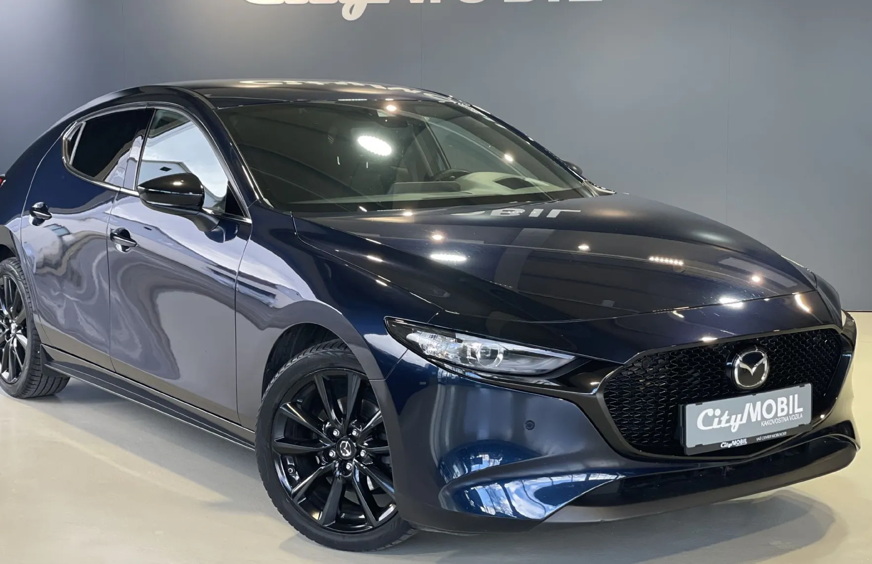 Zunanja slika - Mazda Mazda3 - HEAD UP-KEYLESS-VIRTUAL-NAVIGACIJA-KAMERA-ACC-LED - 2