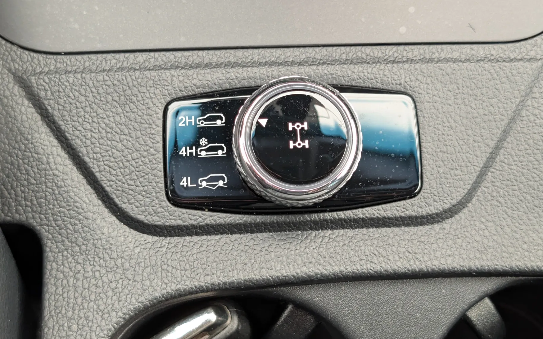Zunanja slika - SsangYong Musso - Grand 2.2 XDi Venture+ 4WD MT - 15