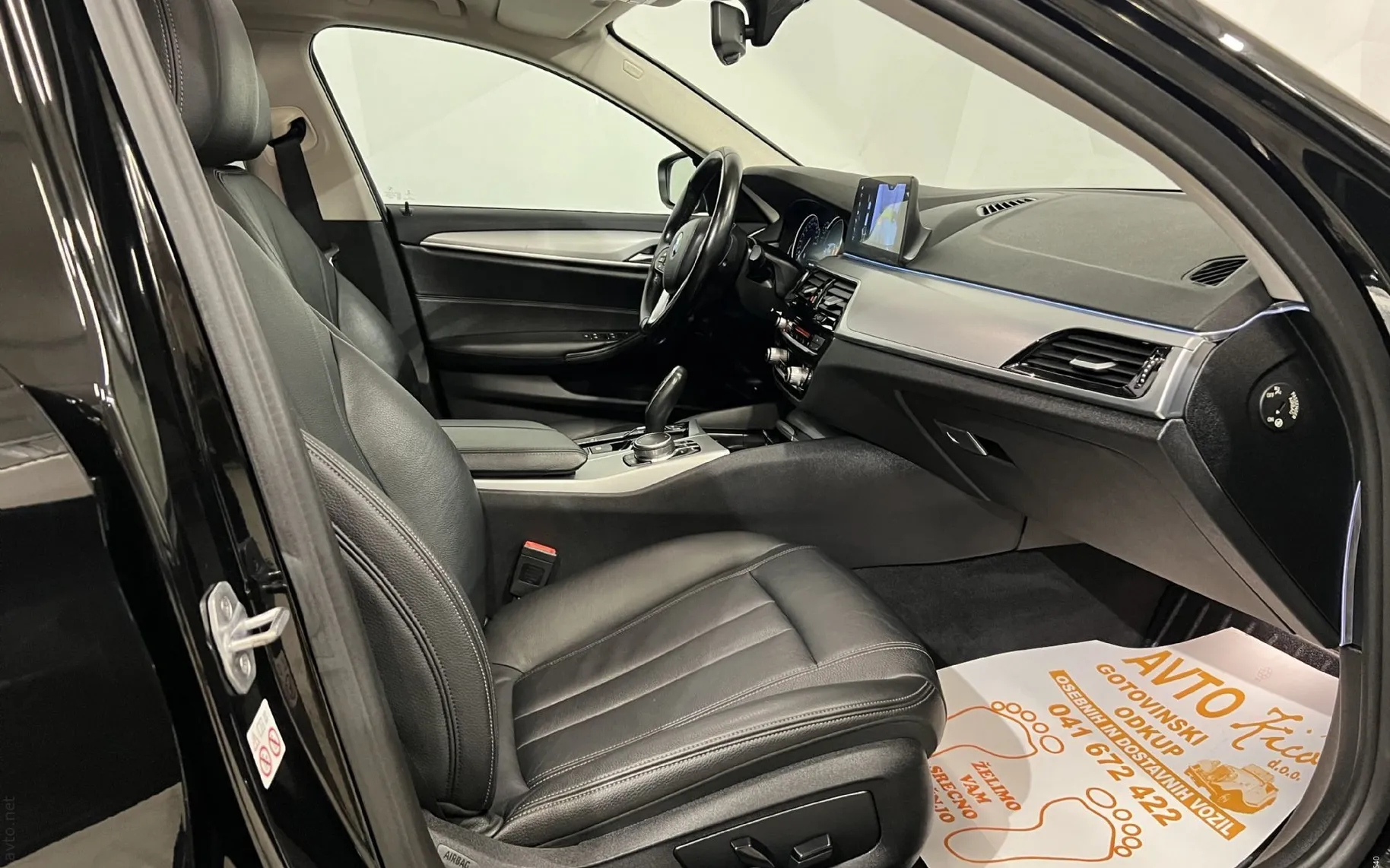 Notranja slika - BMW serija 5 Touring: - 525d-PANORAMA-VIRTUAL-ACC-KAMERA-NAVI-LED-PDC - 12