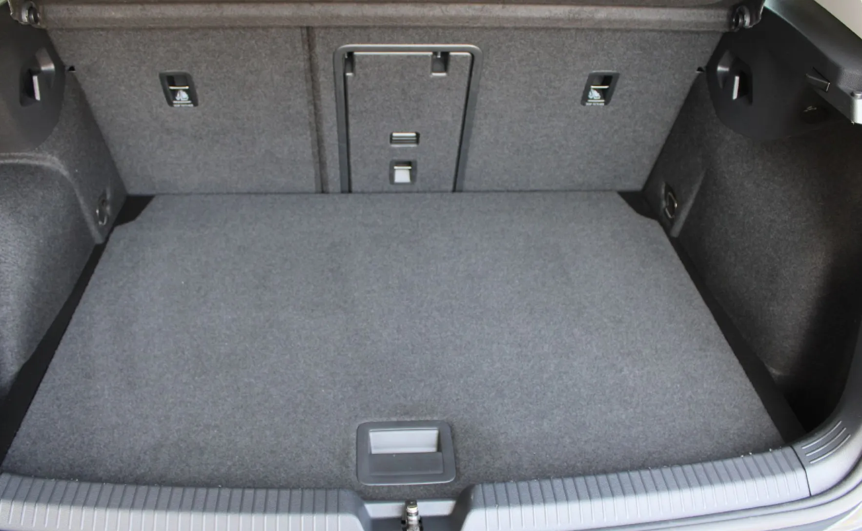 Zunanja slika - Volkswagen Golf - 2.0 TDI BUSINESS 85  115  LED NAVI ALU PDC KAMERA - 16